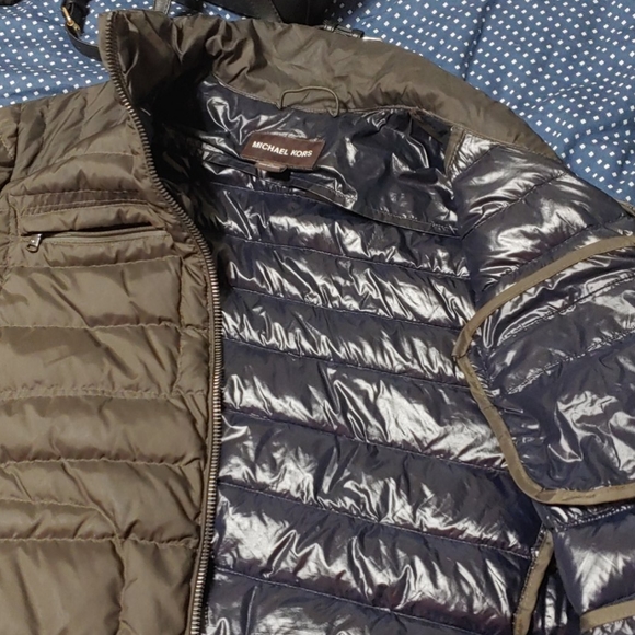 Michael Kors - Picture 3 of 3